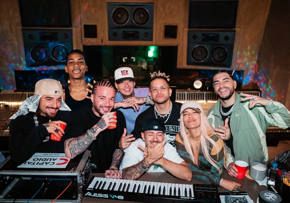 Portada de +57 de KAROL G, Feid, DFZM ft. Ovy On The Drums, J Balvin, Maluma, Ryan Castro, Blessd